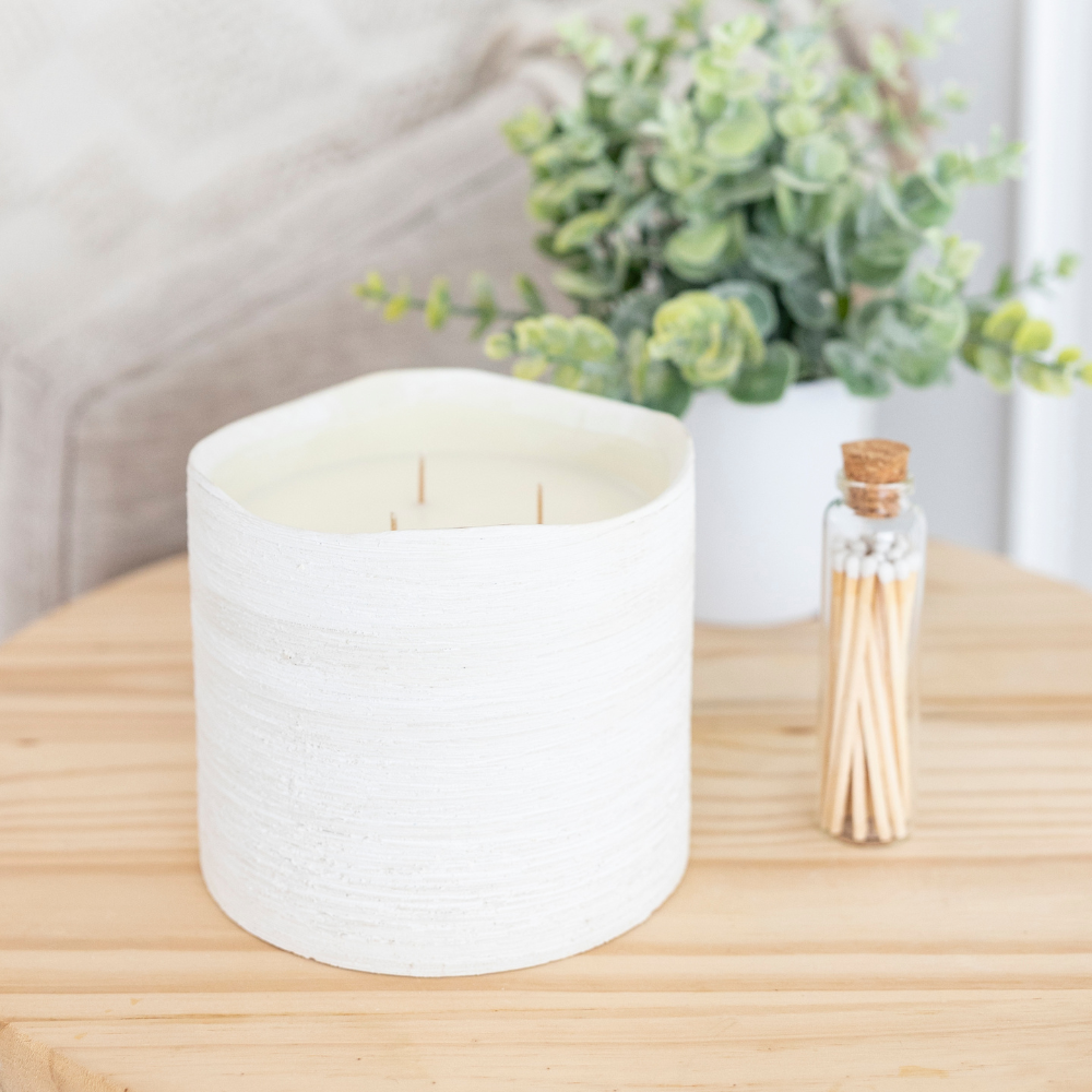 Delphi Seasonal Candle